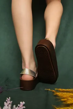 Arka Lastikli Kadın Sandalet Gold
