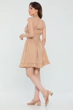 Kadın Ayarlanabilir İp Askılı Eteği Fırfırlı Yazlık Mini Elbise Bej