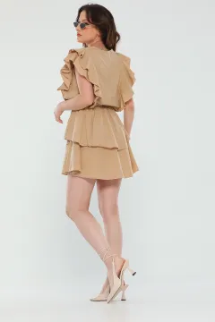 Kadın V Yaka Fırfırlı Eteği Katlı Yazlık Mini Elbise Bej