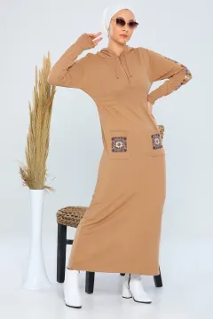 Kadın Kapüşonlu Nakışlı Triko Elbise Bisküvi
