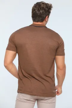 Erkek Likralı Polo Yaka Ön Cepli Desenli T-shirt Camel