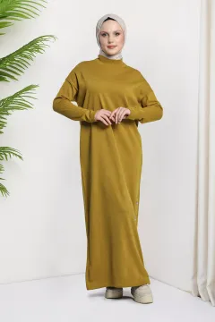 Düğme Detaylı Kadın Tesettür Triko Elbise Yağyeşili