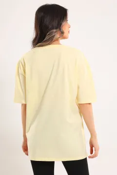 Kadın Bisiklet Yaka Baskılı T-shirt Sarı