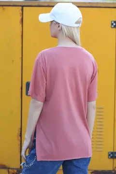 Kadın Likralı Bisiklet Yaka Yırtmaçlı Basic T-shirt Gülkurusu