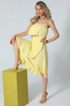 Kadın Ayarlanabilir Askılı Crop Bluz Yırtmaçlı Anvelop Etek İkili Takım Sarı