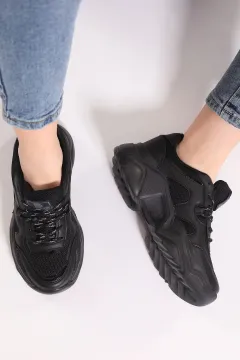 Kadın Bağcıklı Yüksek Taban Spor Ayakkabı Siyah