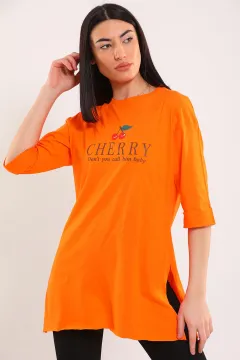 Kadın Bisiklet Yaka Duble Kol Ön Baskılı Yan Yırtmaçlı Salaş T-shirt Orange