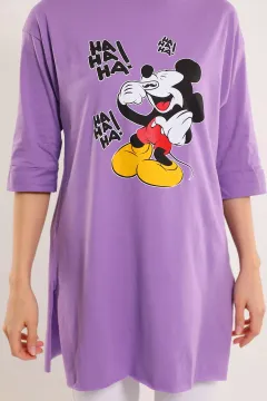Kadın Bisiklet Yaka Mickey Mouse Baskılı Yan Yırtmaçlı Salaş T-shirt Lila