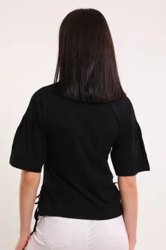 Kadın Bisiklet Yaka Tek Cepli Yan Büzgülü T-shirt Siyah