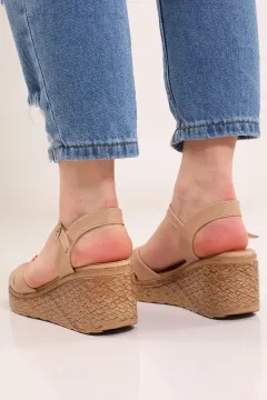 Kadın Çapraz Bant Dolgu Topuk Sandalet Bej