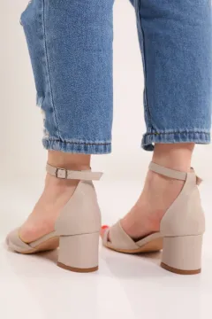 Kadın Çapraz Bant Kalın Topuk Ayakkabı Bej