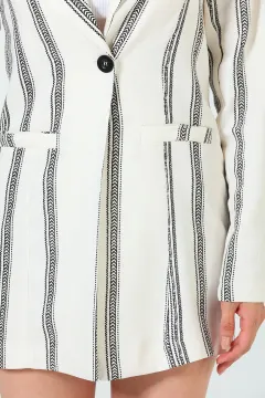 Kadın Çizgi Desenli Sahte Cep Detaylı Blazer Ceket Kremsiyahlı