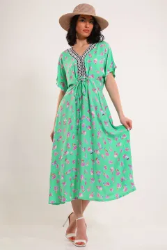 Kadın Desenli Bel Bağlamalı Elbise Yeşil
