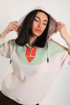 Kadın Fermuar Detaylı Renk Garnili Kapüşonlu Sweatshirt Bej