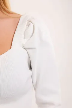 Kadın Kare Yaka Ön Düğme Detaylı Triko Crop Bluz Krem