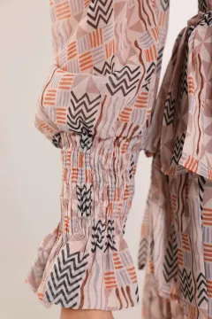 Kadın Ön Bağlamalı Fırfırlı Kol Büzgülü Elbise Vizon