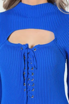 Kadın Ön Pencereli Bağlamalı Yırtmaç Detaylı Triko Elbise Saksmavisi
