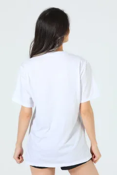 Kadın Ön Pul Nakışlı Salaş T-shirt Beyaz