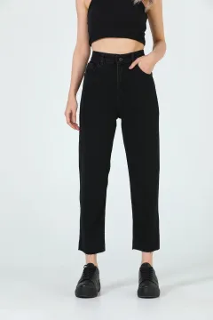 Kadın Paçası Kesik Mom Jeans Pantolon Siyah