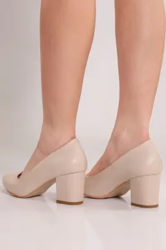 Kadın Sivri Burun Stiletto Kalın Topuklu Ayakkabı Nudederi