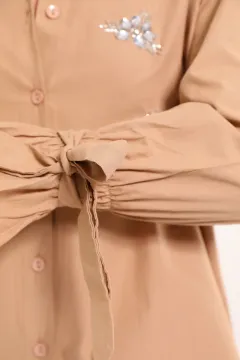 Kadın Taş Detaylı Kol Ucu Bağlamalı Tunik Gömlek Bisküvi