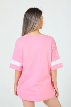Kadın V Yaka Ön Baskılı Kol Şerit Detaylı Salaş T-shirt Pembe