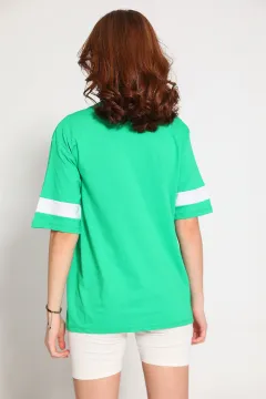 Kadın V Yaka Ön Baskılı Kol Şerit Detaylı Salaş T-shirt Yeşil