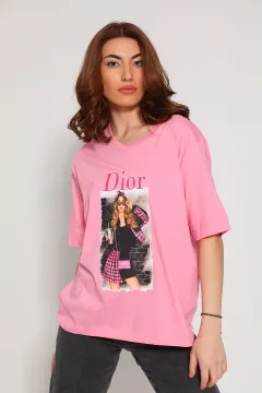 Kadın V Yaka Ön Baskılı Salaş T-shirt (30 Derecede Yıkayınız.) Pembe