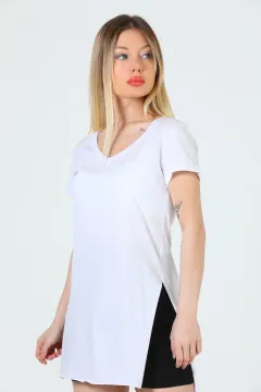 Kadın V Yaka Yan Yırtmaç Detaylı T-shirt Beyaz