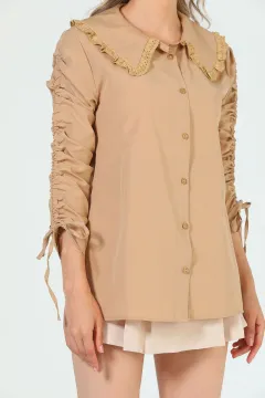 Kadın Yaka Fisto Detaylı Kol Şeritli Gömlek Camel