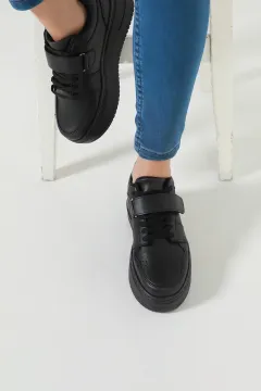 Kadın Yüksek Taban Bağcıklı Ve Cırtcırtlı Spor Ayakkabı Siyah