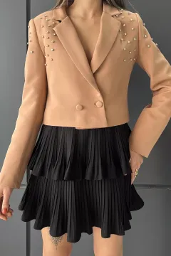 Ön Düğme Detaylı Taş İşlemeli Kadın Kısa Blazer Ceket Bisküvi