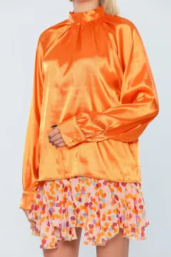 Kadın Retro Yaka Pile Detaylı Sırt Açık Saten Bluz Orange