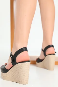 Kadın Bilek Kemerli Dolgu Topuklu Sandalet Siyah
