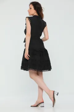 Kadın Sıfır Kol Eteği Fırfırlı Kuşaklı Yazlık Elbise Siyah