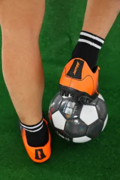 Erkek Bağcıklı Halısaha Futbol Ayakkabısı Siyahorange