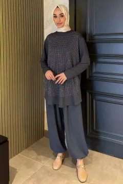Taş İşlemeli Bisiklet Yaka Tunik Pantolon Tesettür İkili Takım Füme