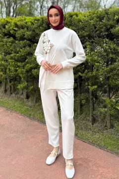 Tesettür Aplike Nakışlı Sweat Pantolon İkili Takım Krem