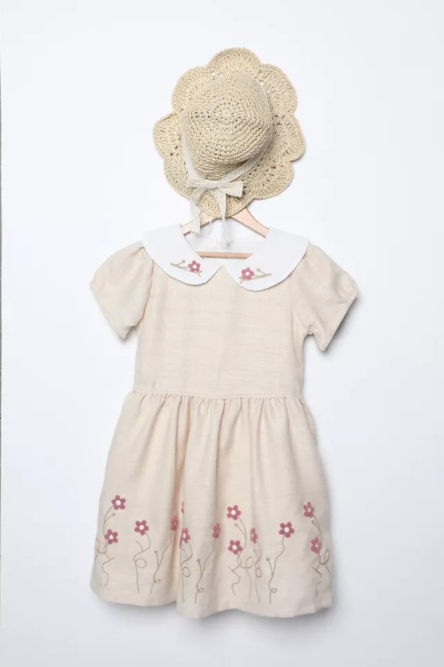Bebe Yaka Çiçek Nakış İşlemeli Hasır Şapkalı Kız Çocuk Elbise Bej