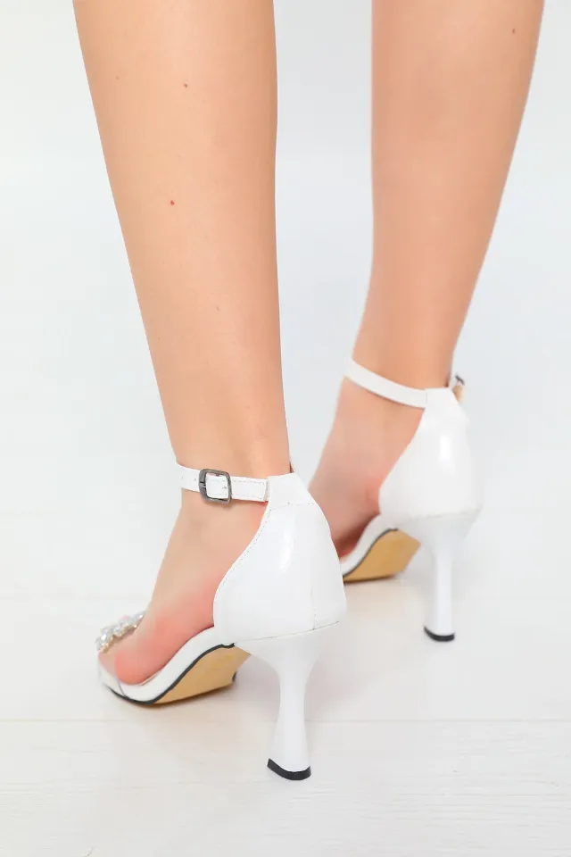 Kadın Bilek Kemerli Taşlı Şeffaf Bantlı Kadeh Topuklu Sandalet Beyaz