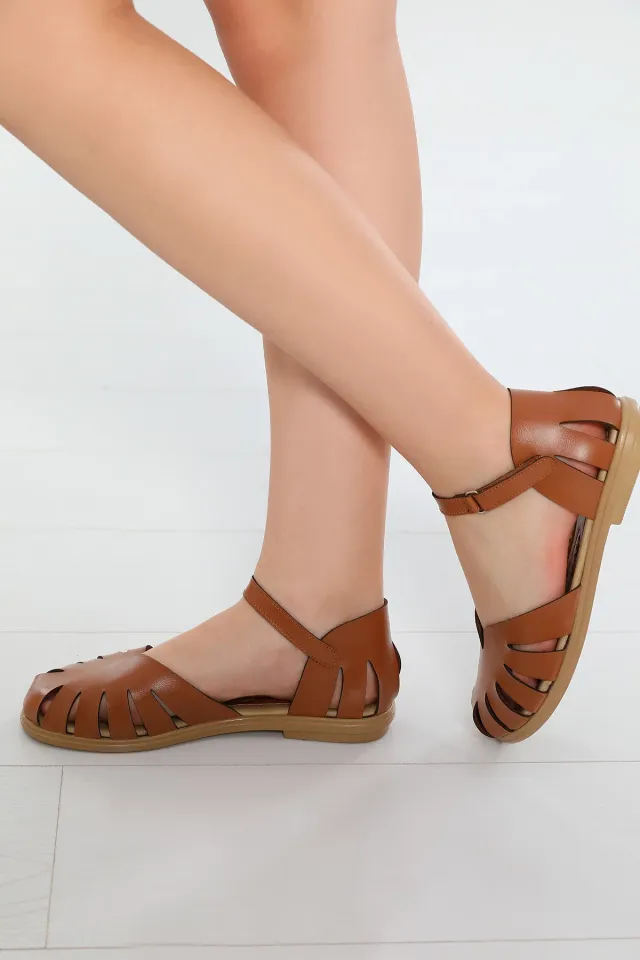 Kadın Bilek Kemerli Rahat Taban Sandalet Camel