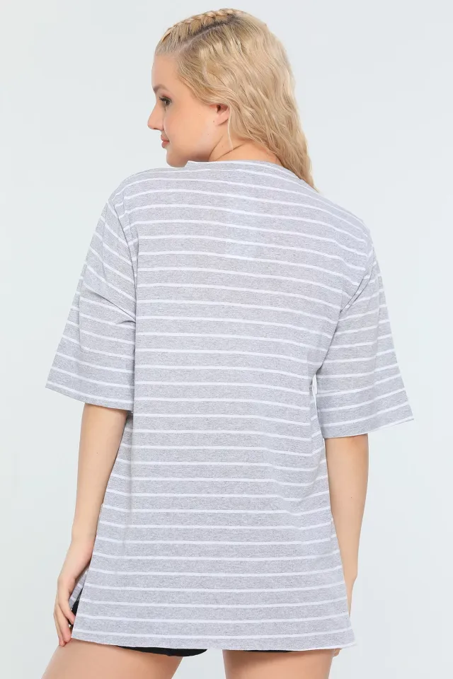 Kadın Bisklet Yaka Yırtmaçlı Çizgili Salaş T-shirt Gri