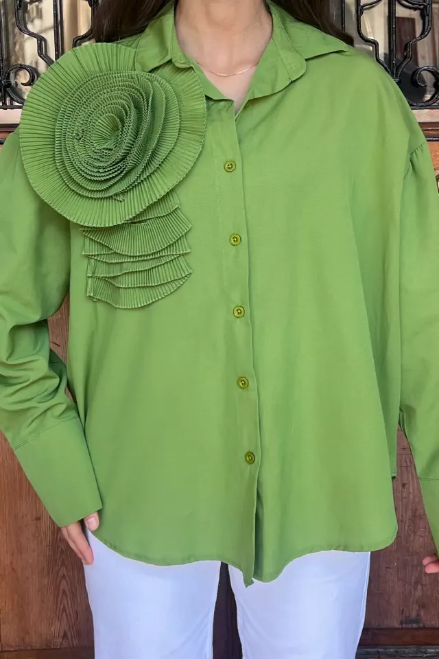Gül Detaylı Tarz Kadın Gömlek Koyuyeşil