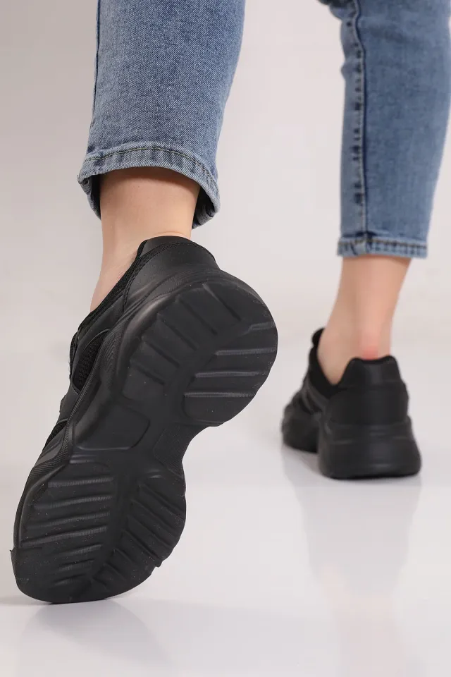 Kadın Bağcıklı Yüksek Taban Spor Ayakkabı Siyah
