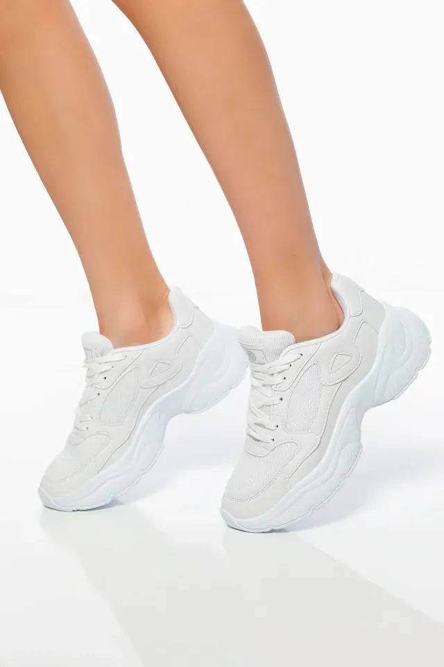 Kadın Bağcıklı Yüksek Taban Spor Ayakkabı Beyaz