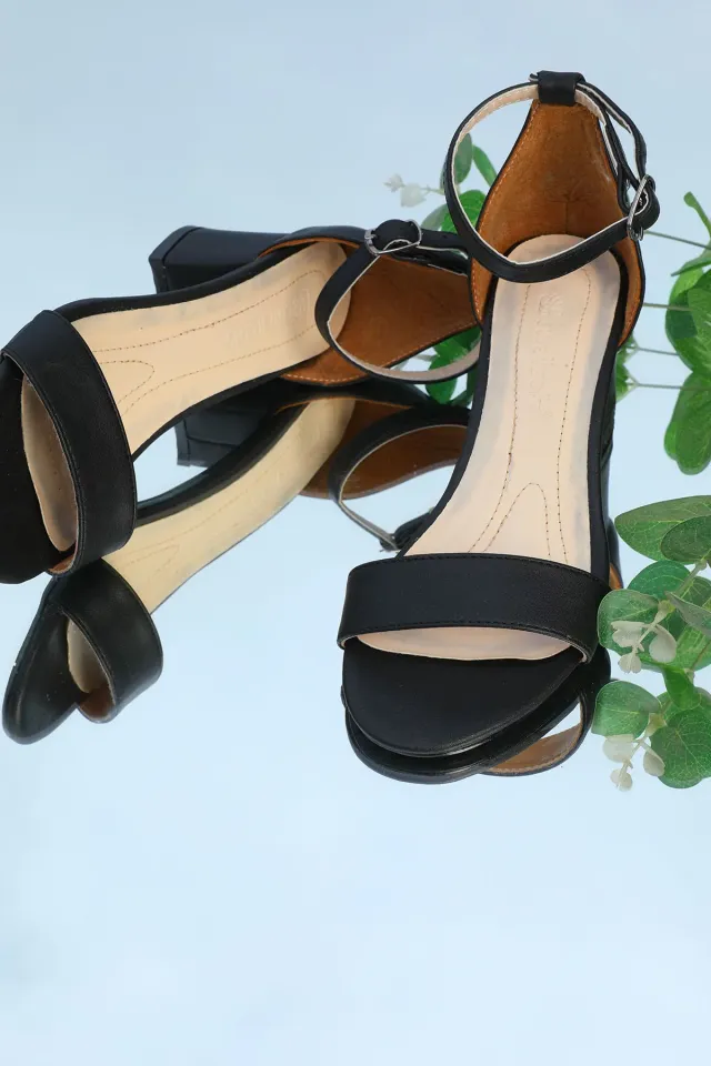 Kadın Bilek Kemerli Topuklu Ayakkabı Siyah