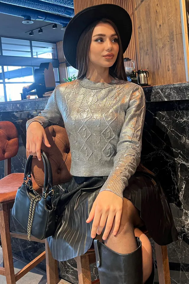 Kadın Bisklet Yaka Simli Crop Top Triko Kazak Gümüş