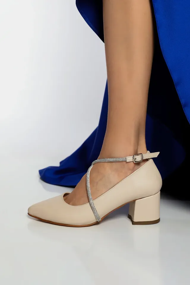 Kadın Çapraz Bağlı Topuklu Ayakkabı Krem