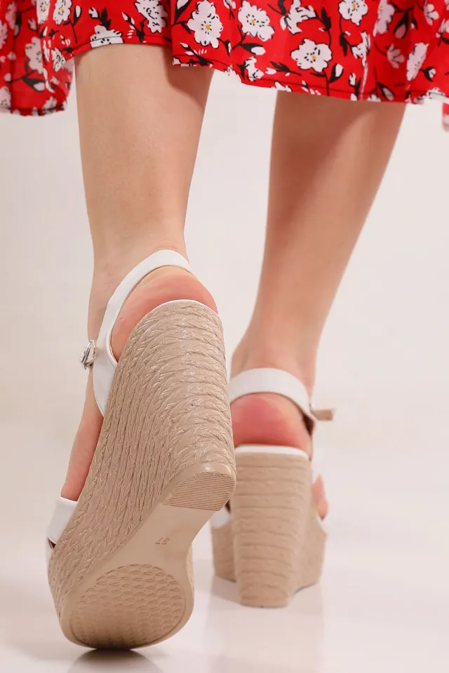 Kadın Çapraz Bant Dolgu Topuk Sandalet Beyaz