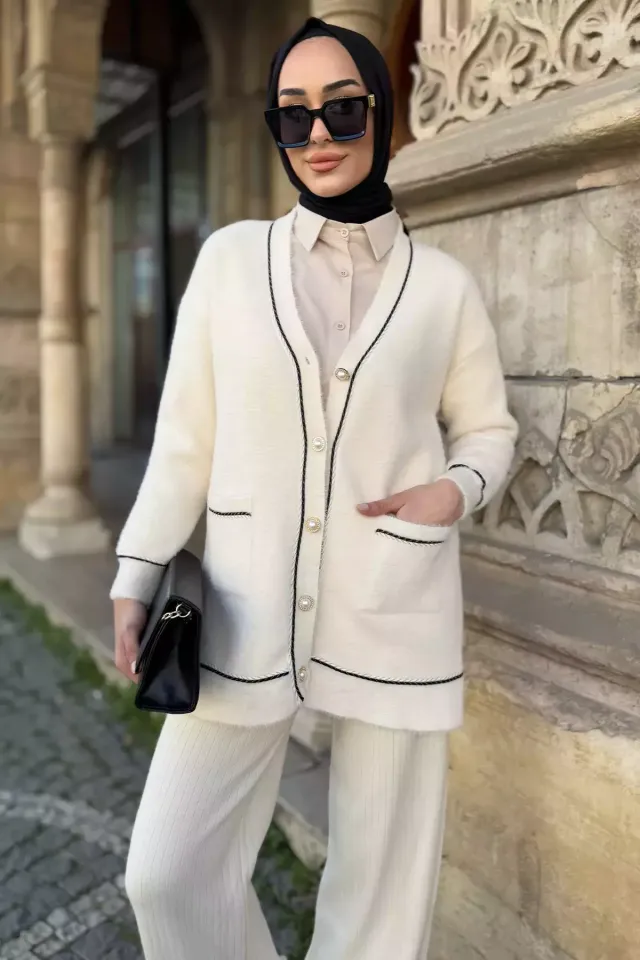 Kadın Çift Cepli Ön Düğmeli Sakallı Tesettür Hırka Krem